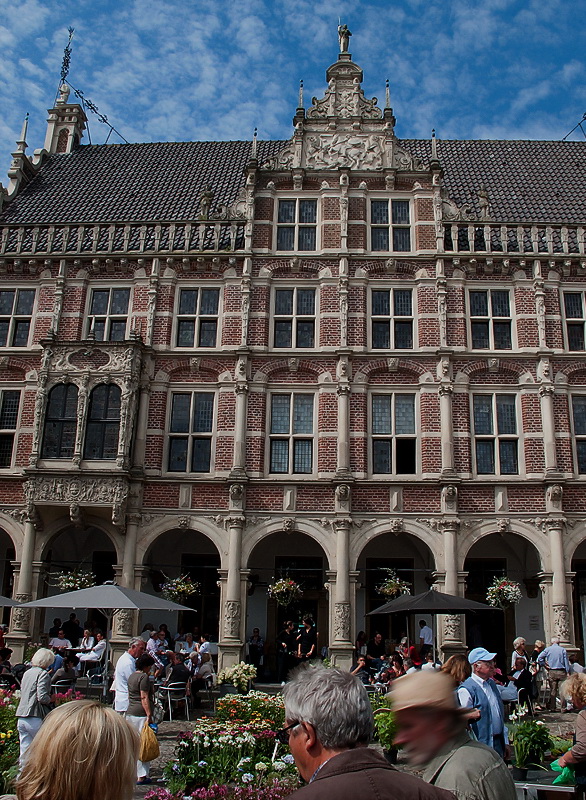 Aasee BocholtIMG_1645 als Smart-Objekt-1 Kopie.jpg - Am nächsten Morgen machten wir uns nach Bocholt City auf. Hier ist das wirklich sehendswerte historische Rahthaus von Bocholt zu sehen. Samstags ist auf dem Rahrhausplatz immer Wochenmarkt